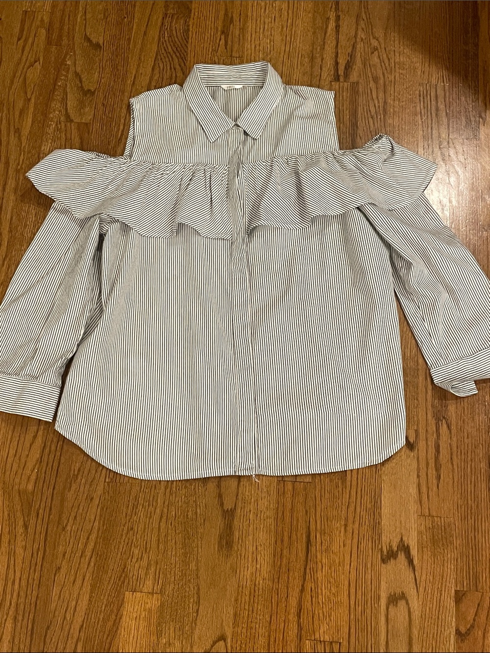 Kaktus White & Black Pinstripe Button-Up Blouse large
